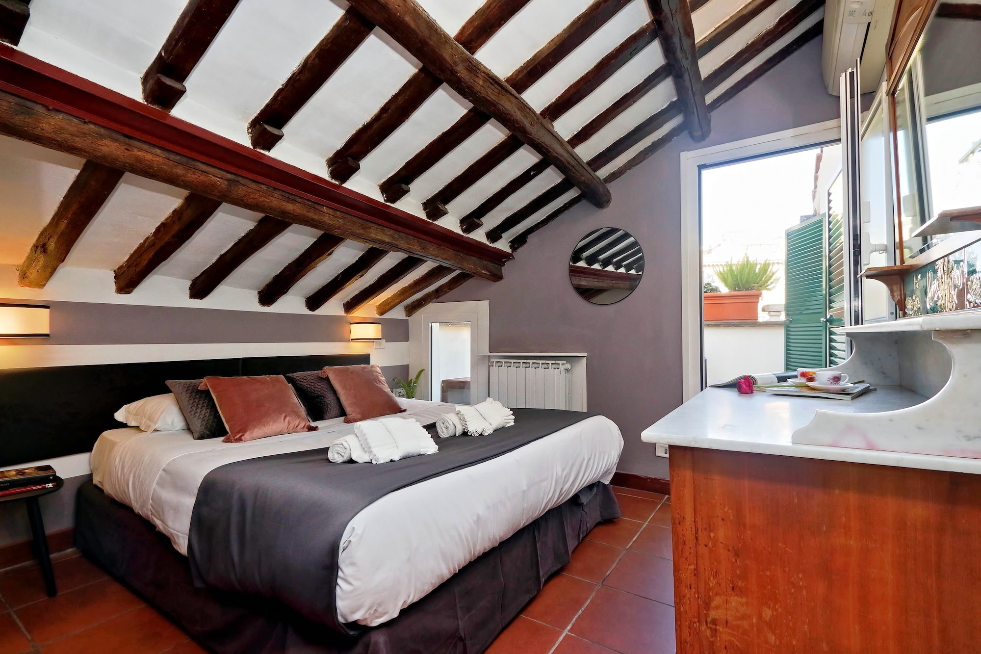 Mezzanine, 2 Bedrooms, Apartment, 2 Queen Beds, Sofa, Terrace