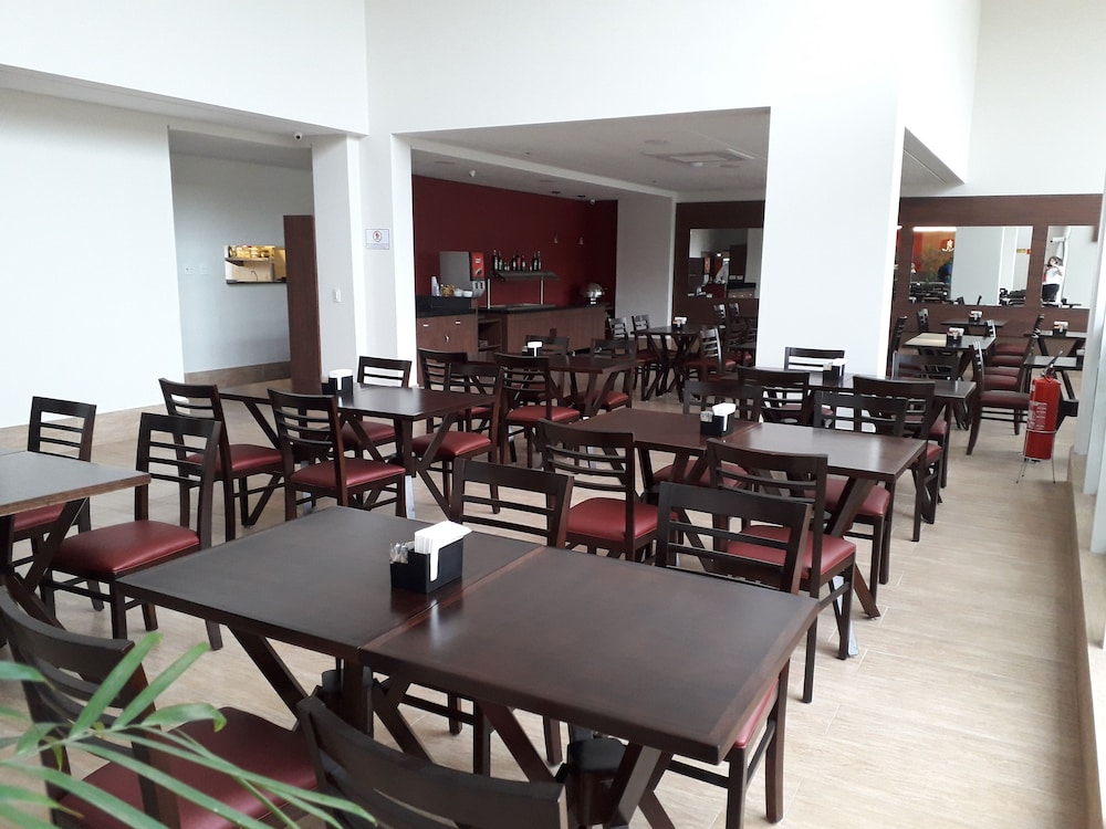 Lummina Hotel Mogi 35/50