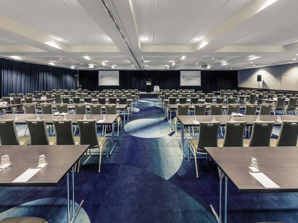 Mercure Brisbane King George Square 64/73