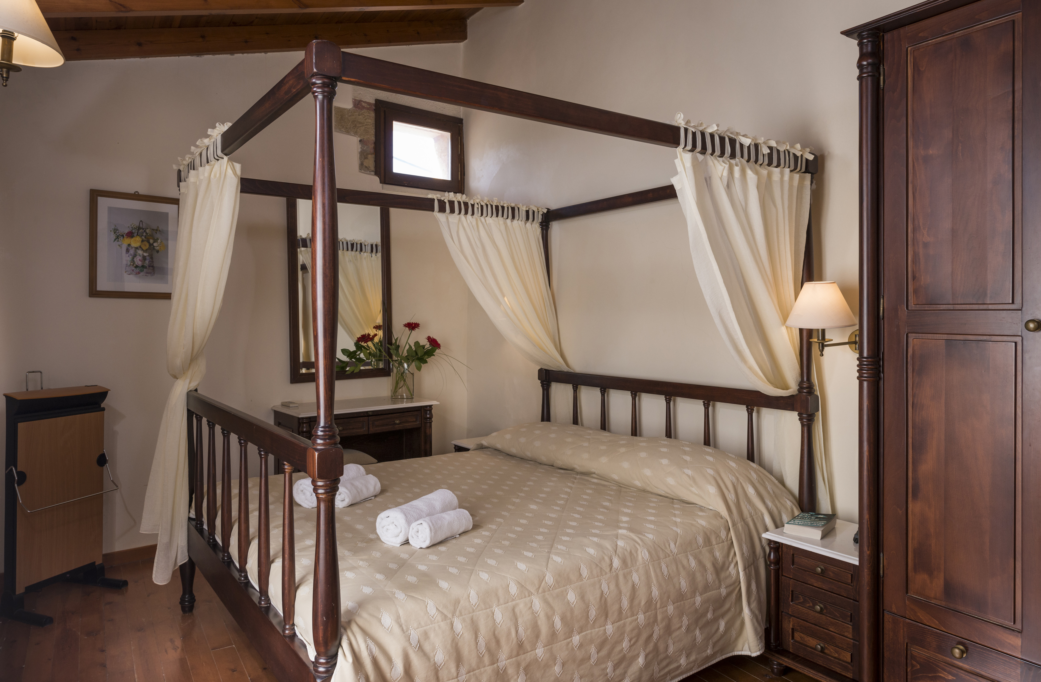Traditional, Suite, Two Story