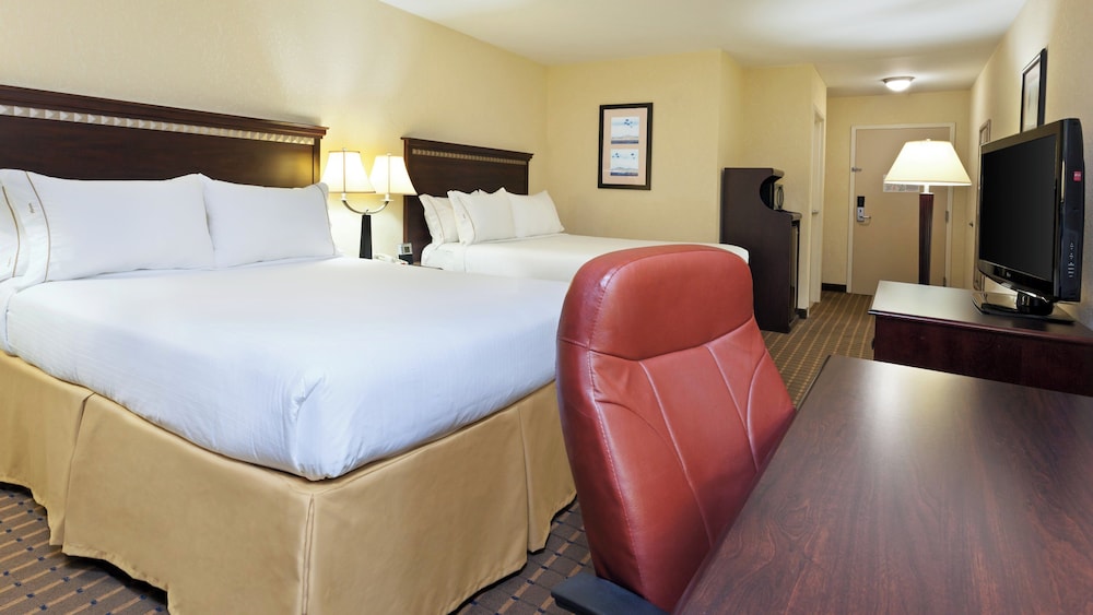 Standard, 2 Queen Beds