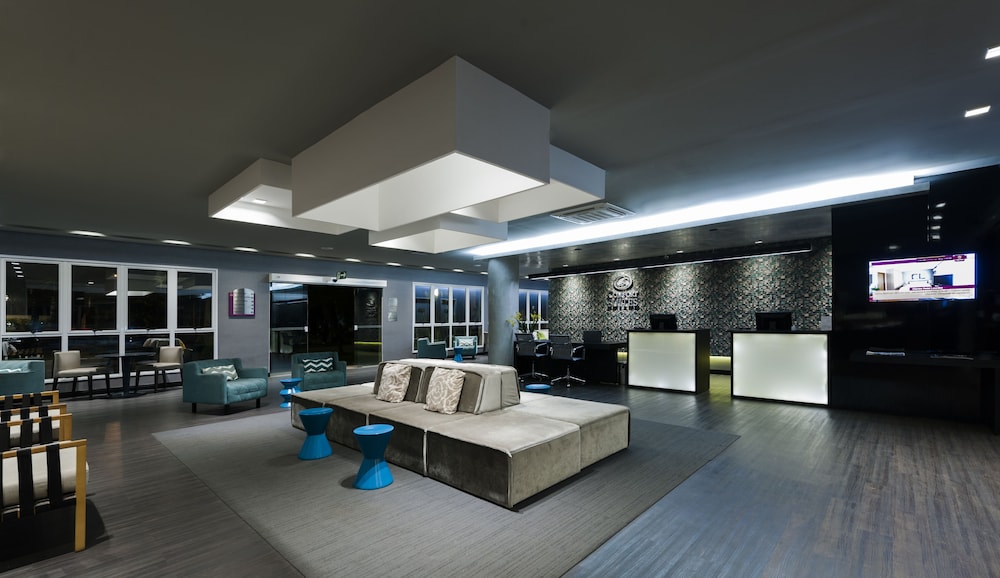 Comfort Suites Flamboyant 25/33