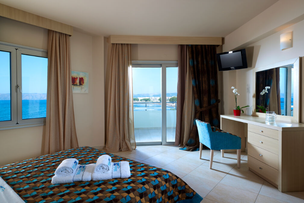 Molos Bay Hotel 8/50