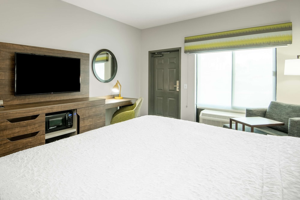 Hampton Inn Suites Las Vegas Henderson 12/61