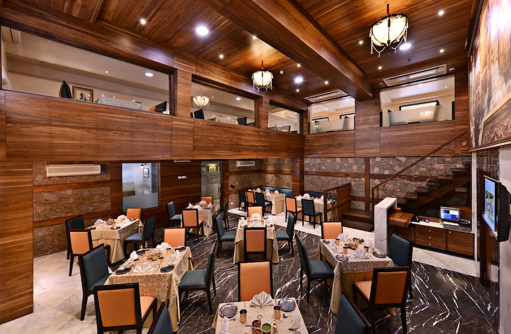 Leisure Inn Grand Chanakya 21/37