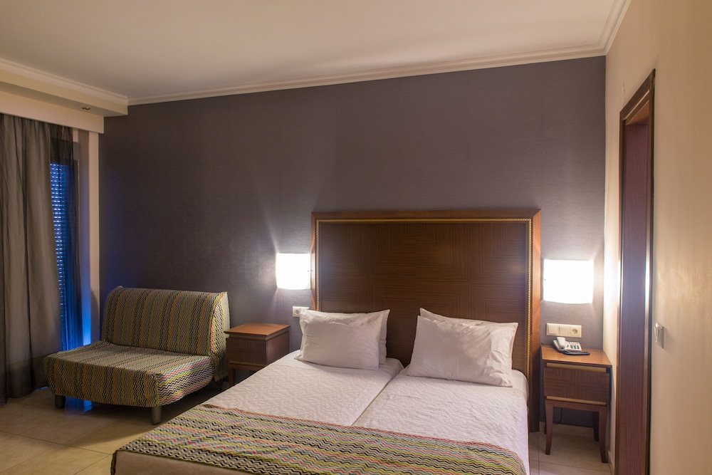 Mediterranean Resort Hotel 22/60