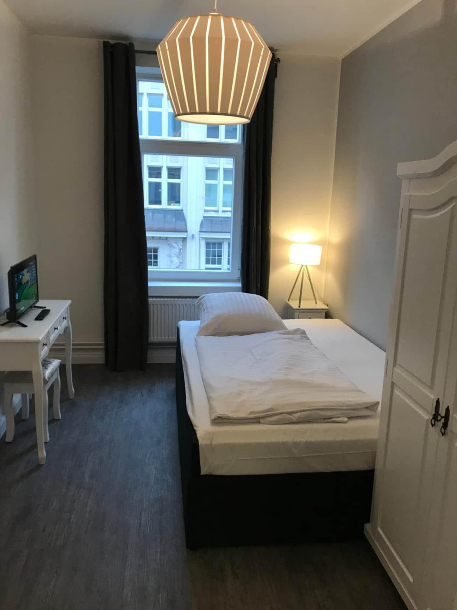 Hotel Fame Am Hauptbahnhof 7/18