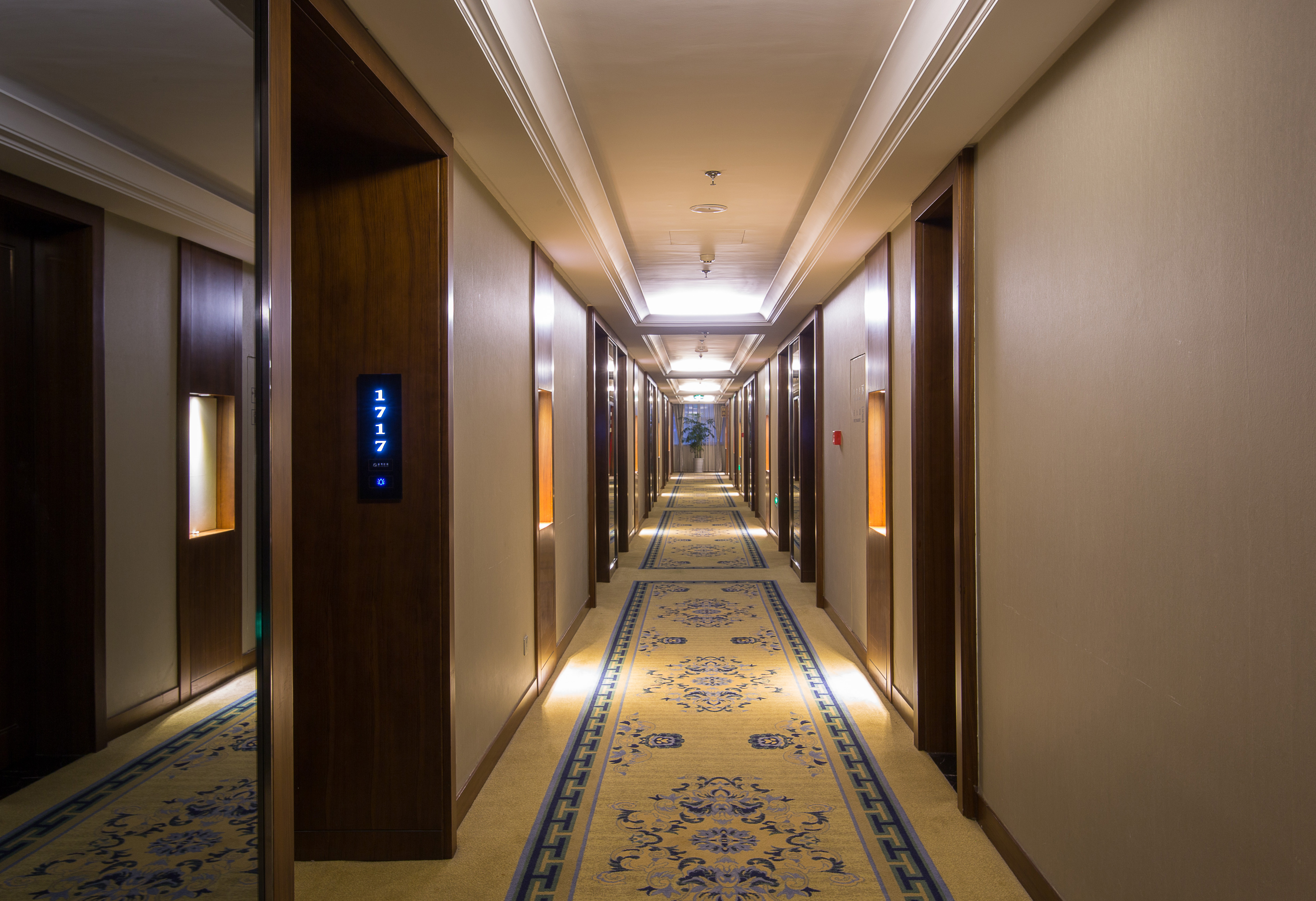 Qingdao Gloria Plaza Hotel 11/22