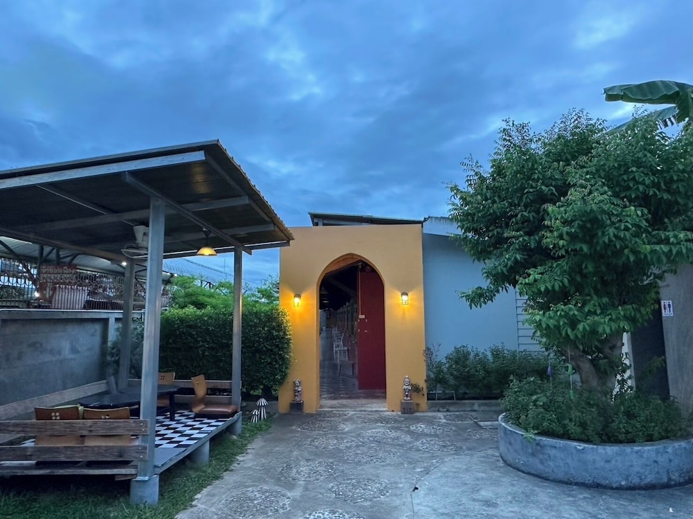 Baan Ma Feung Guest House 10/64