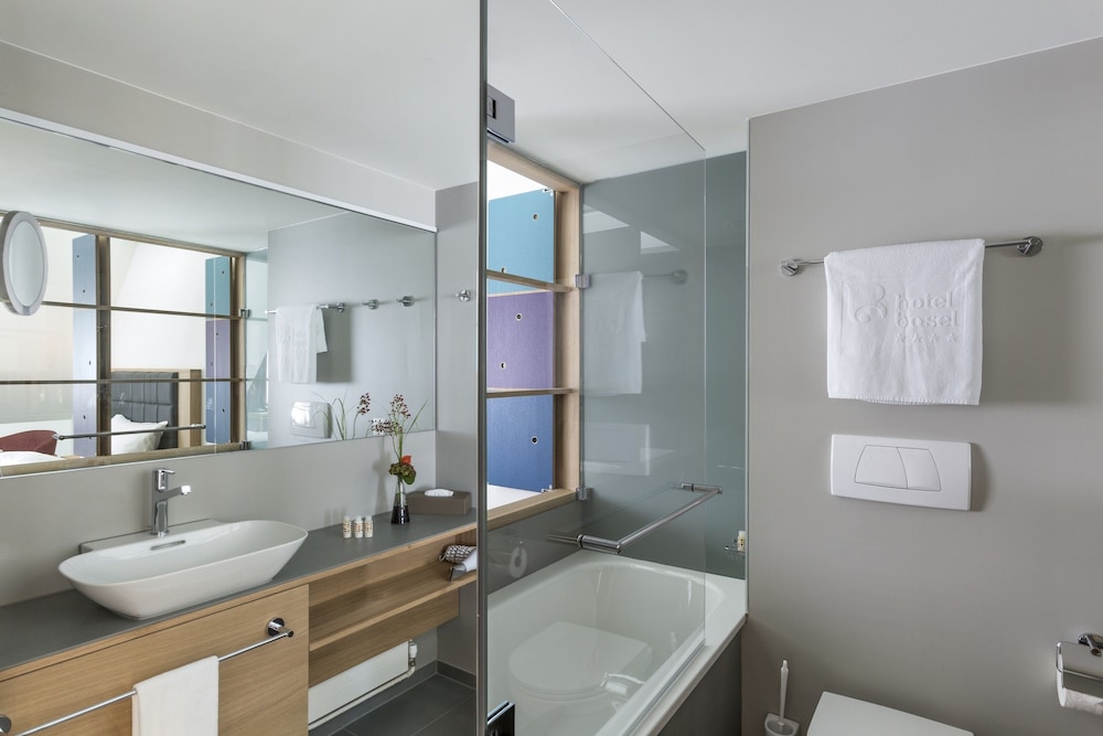 HOTEL BASEL 48/50