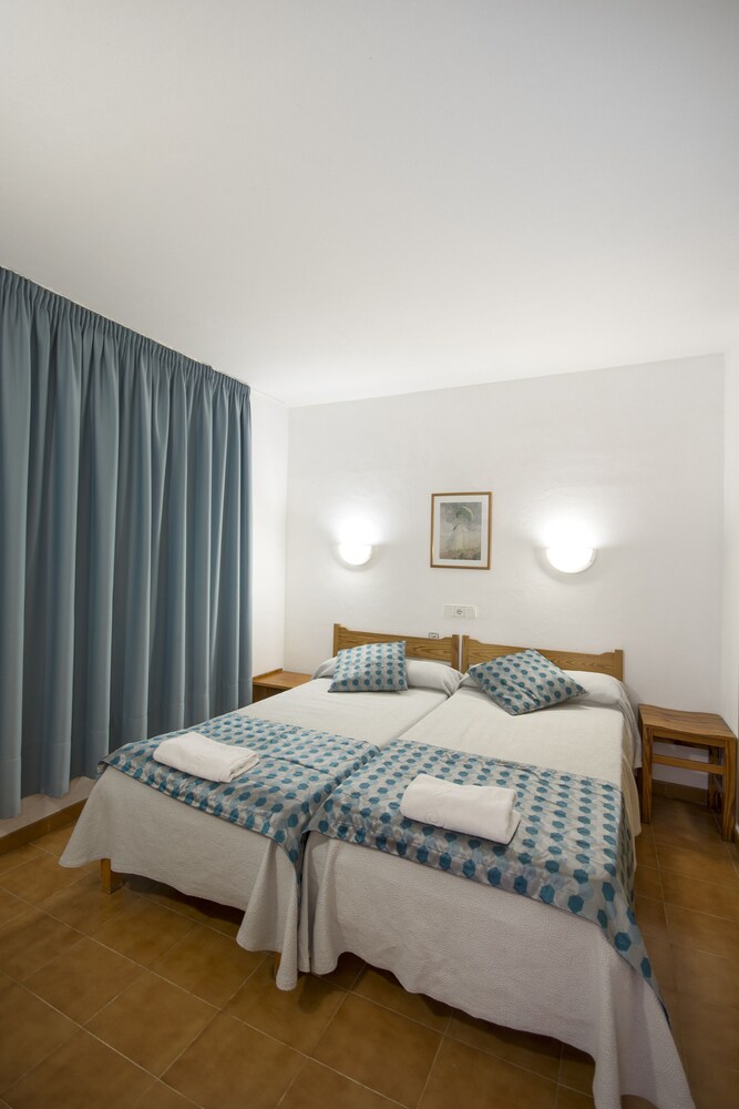 Aparthotel Puerto Cala Vadella 8/32