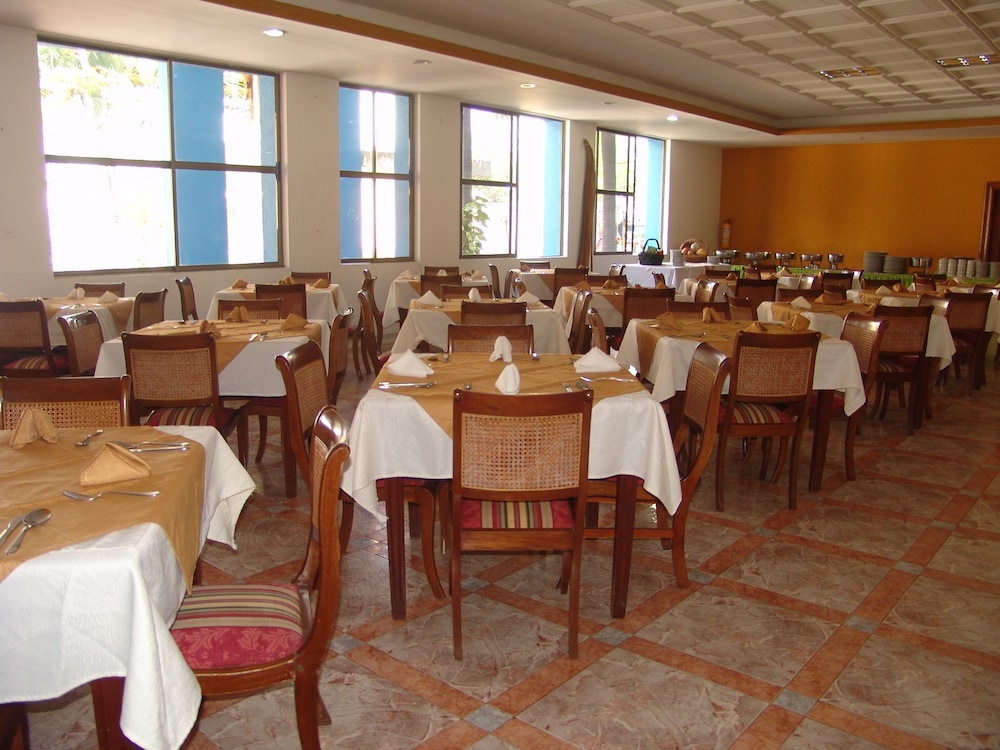 Palmarena Plaza Hotel 37/49