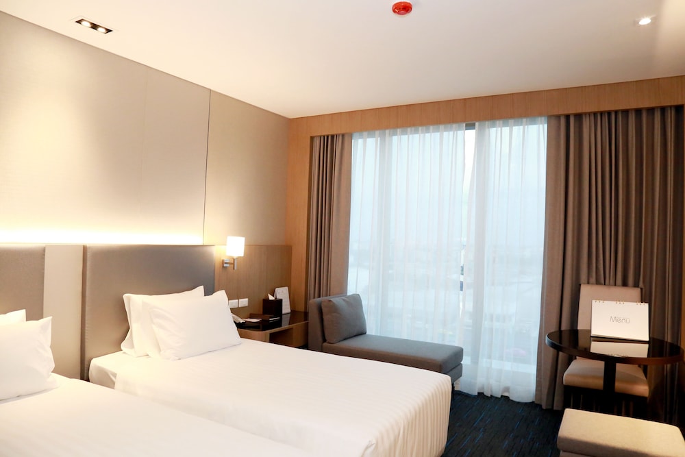 Miracle Grand Convention Hotel 15/48