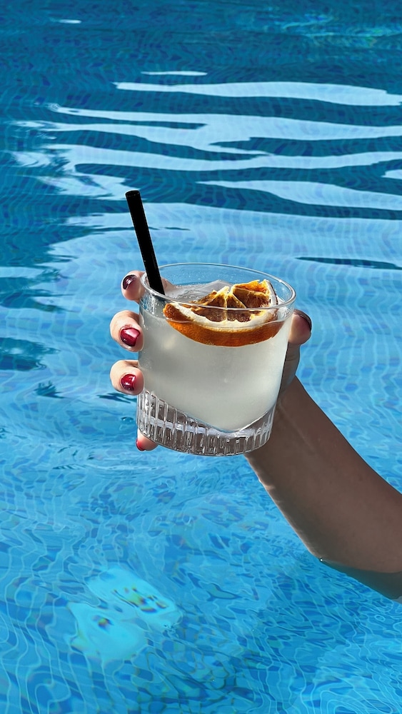 Antmare Hotel 46/50