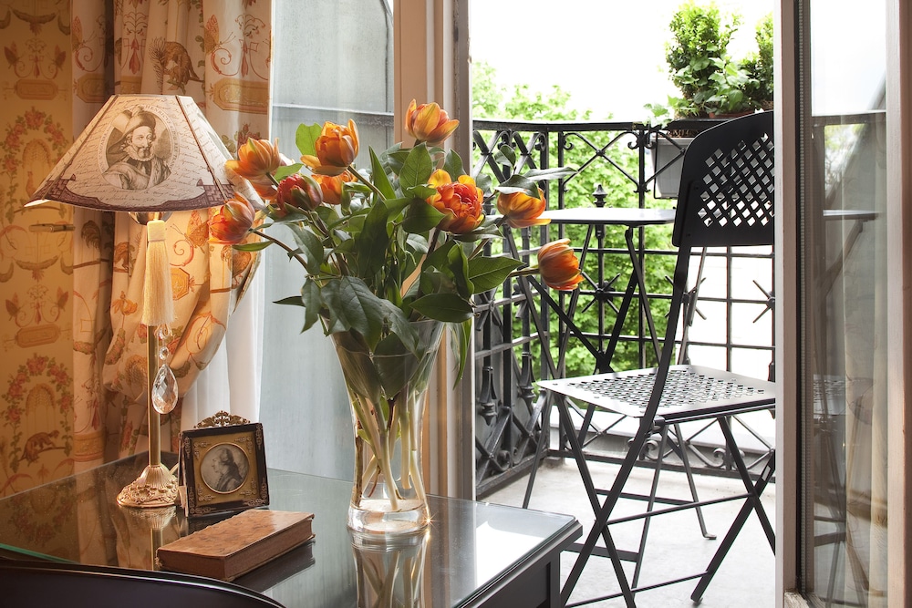 RESIDENCE HENRI IV 40/57