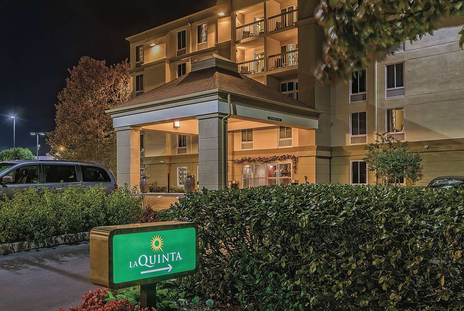 La Quinta Inn Suites Pigeon Forge 4/64