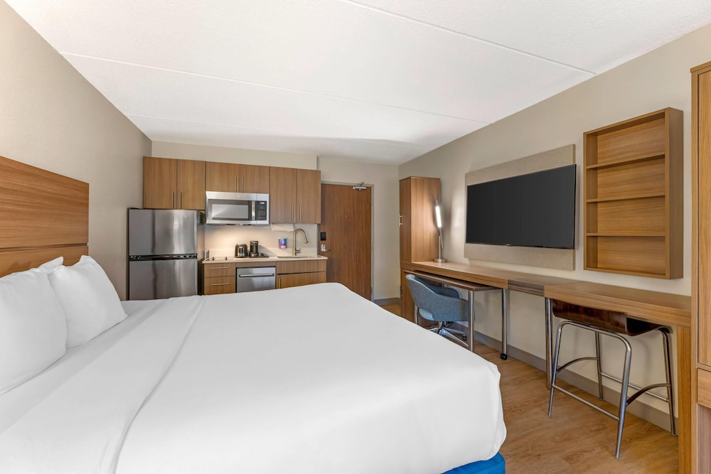 Efficiency, Suite, King Bed