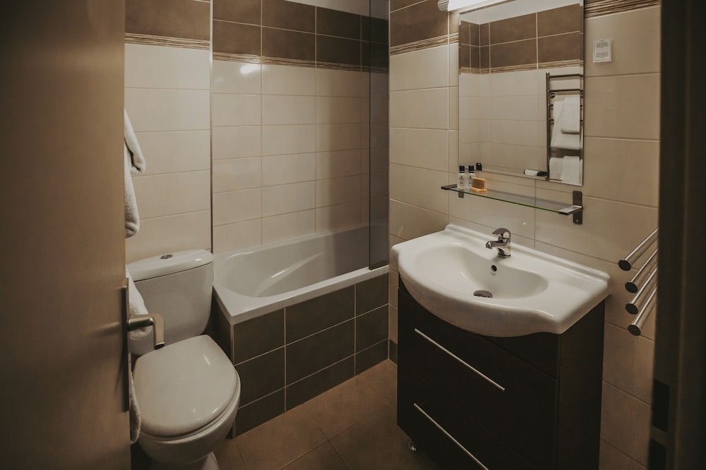 Panoramic, Double Bed, Hotel Les Grangettes 2/2