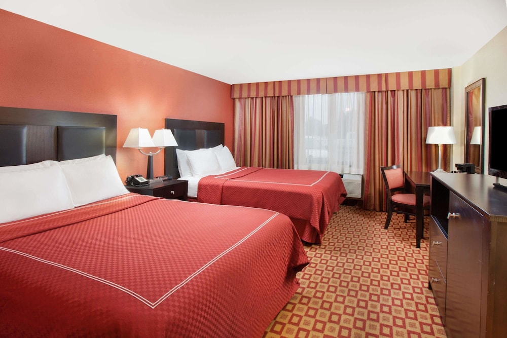 Super 8 by Wyndham Chicago Northlake O'Hare South 8/18