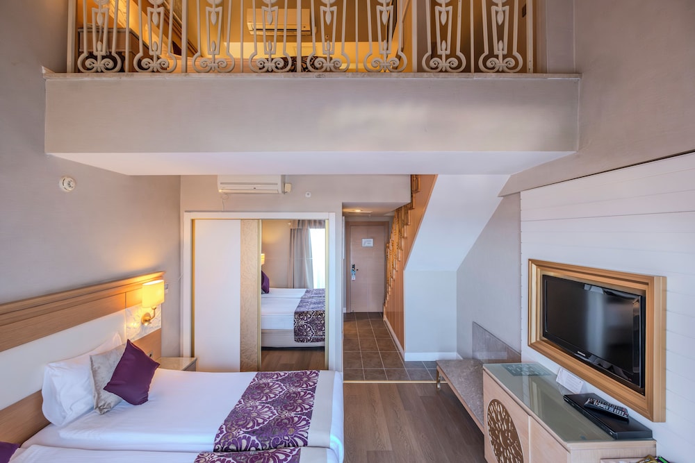 Villa Side Residence 23/75
