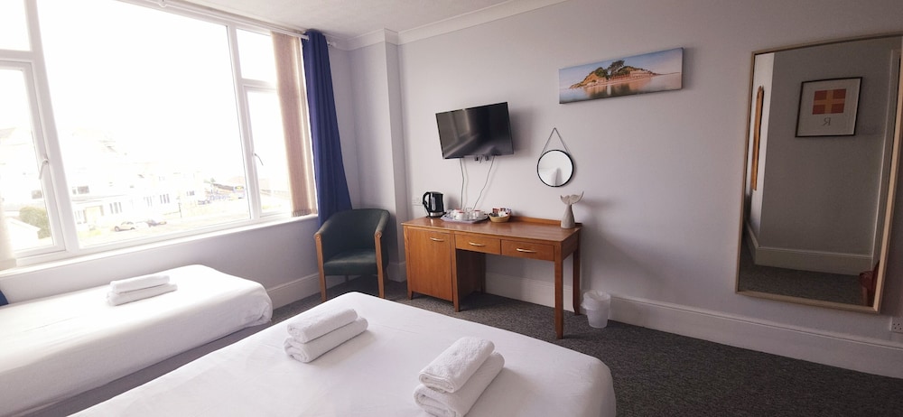 Gracellie Hotel 8/50