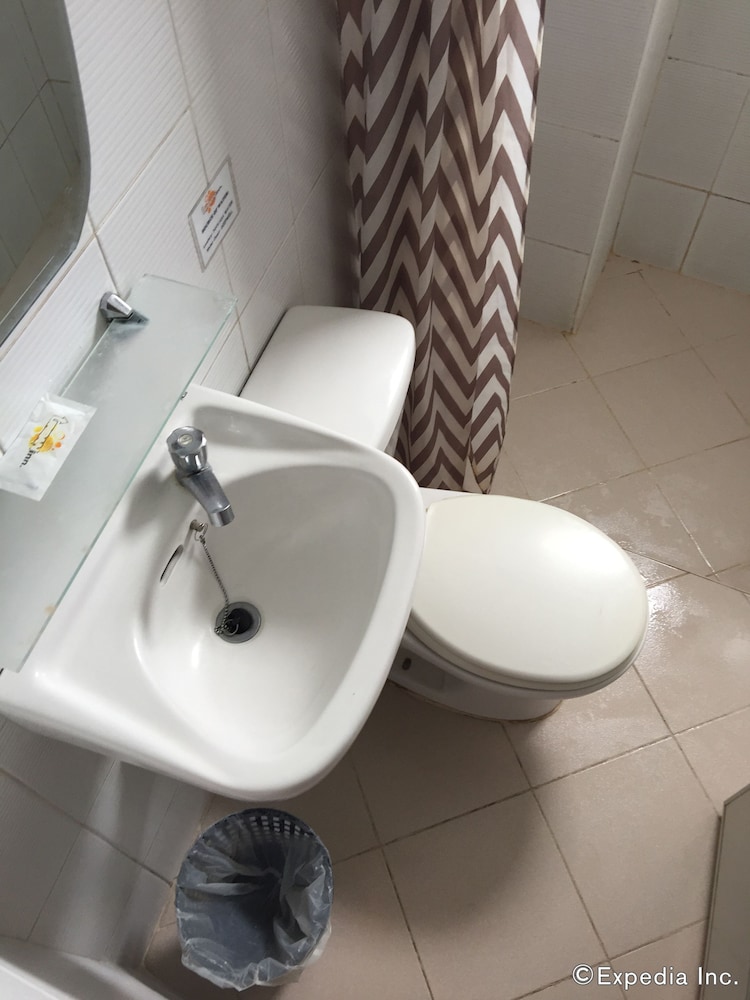 Urban Inn Iloilo 65/65