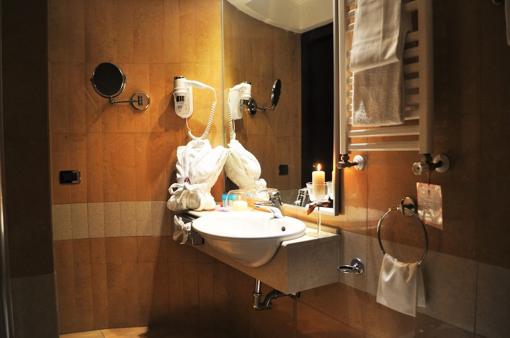 Imperatori Hotel Roma 30/62