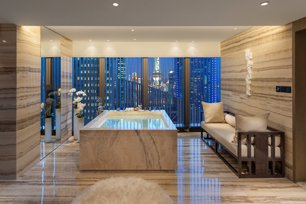 Mandarin Oriental Shanghai 38/78