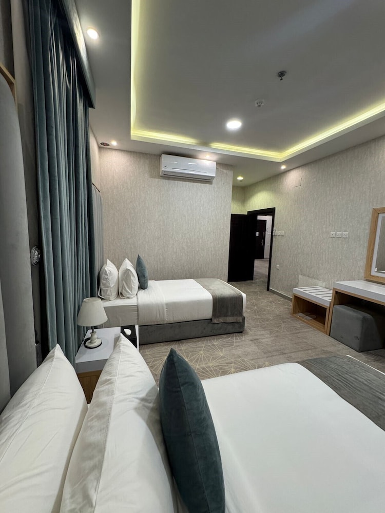 Rose Land Hotel 20/60