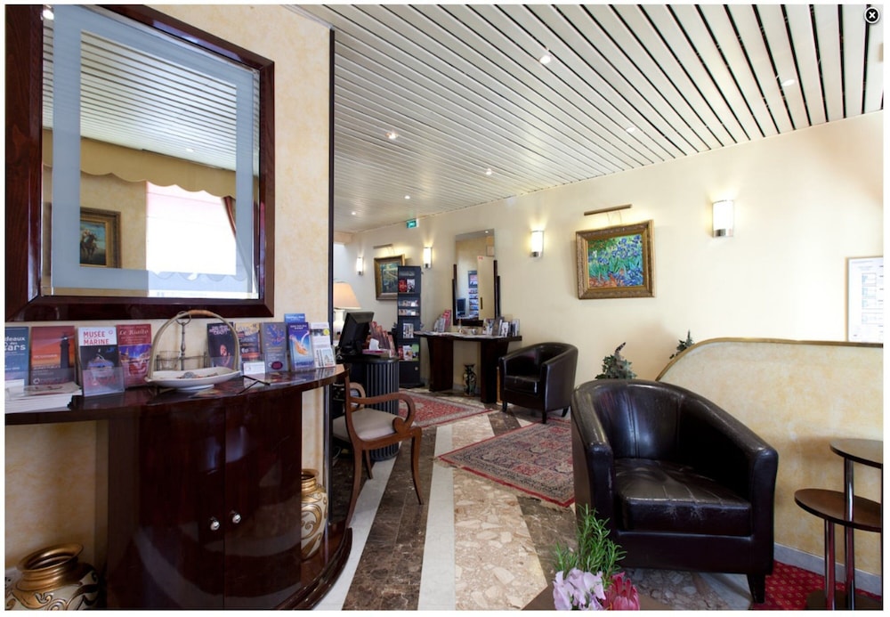 Hotel Poussin 47/58