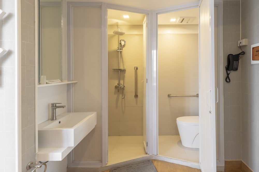Selah Pods Hotel Manila 60/69