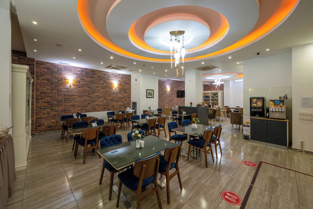 Kensington Hotel 57/67
