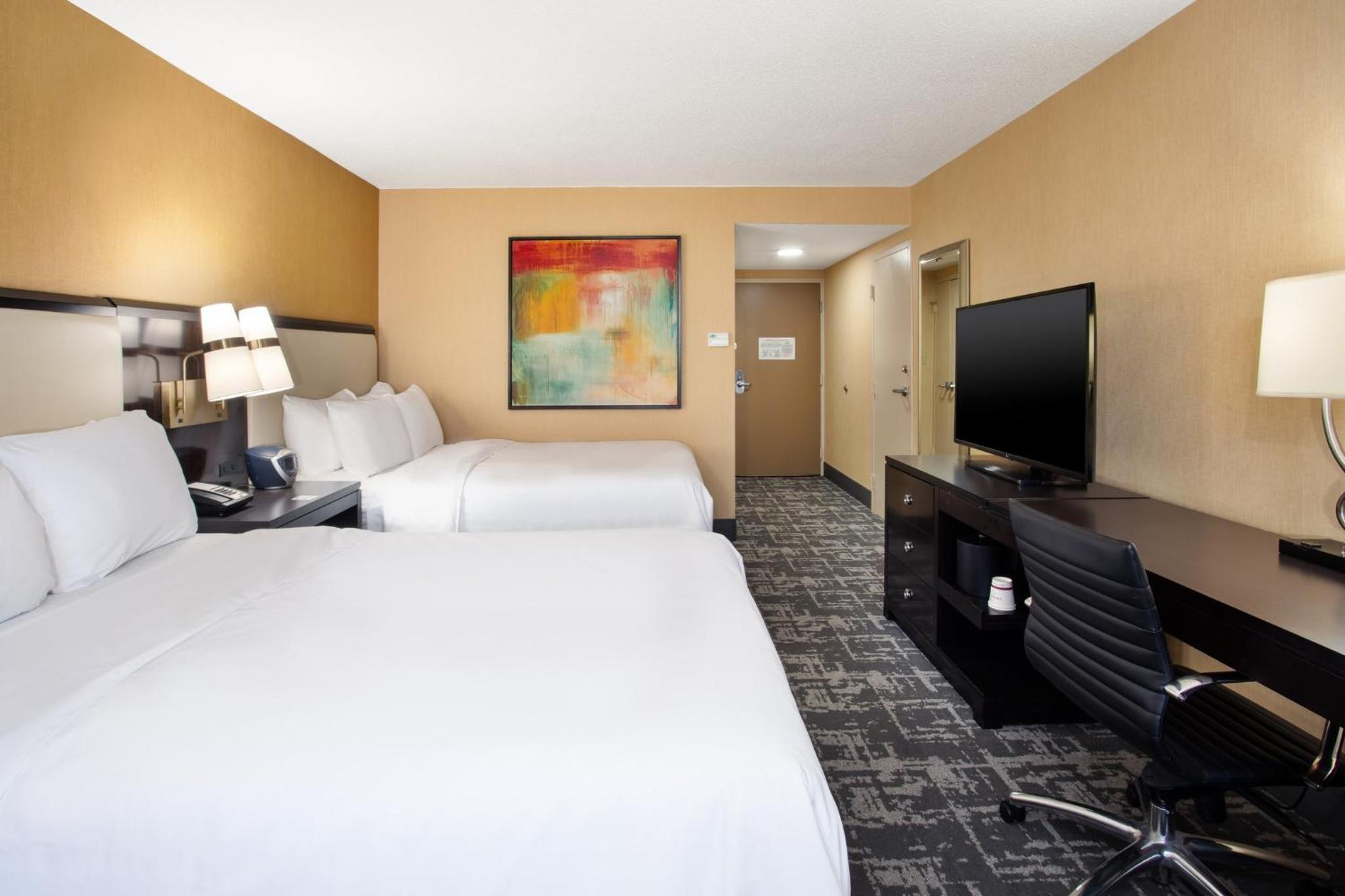 غرفة بسرير مزدوج لذوي الإعاقة، Crowne Plaza Hotel Greenville I 385 Roper Mtn Rd 3/3