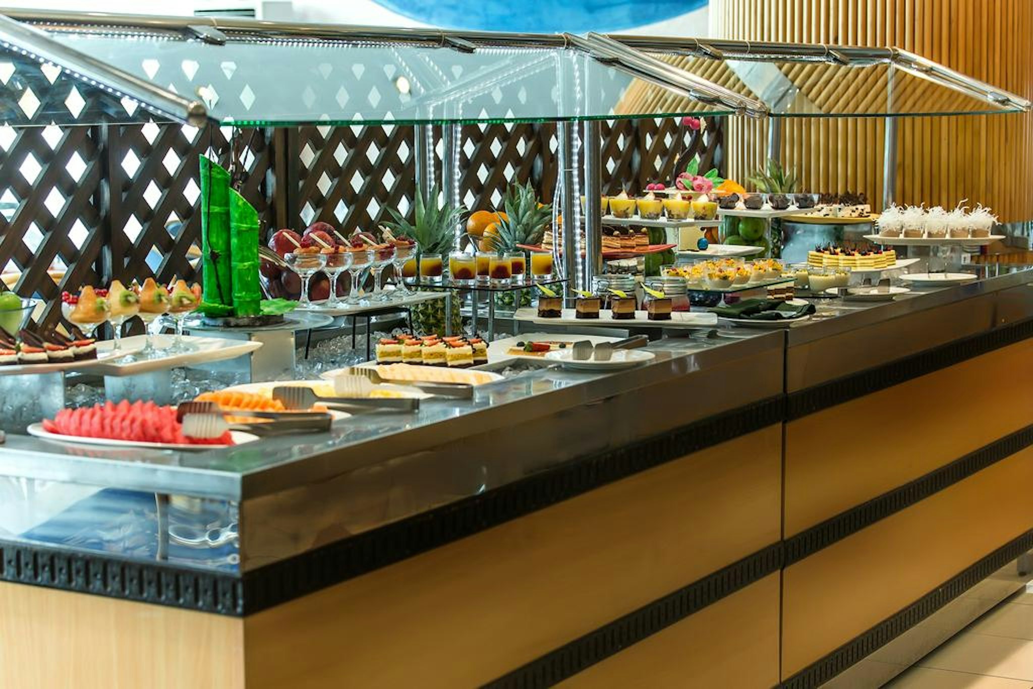 Hotel Holiday International Sharjah 13/25