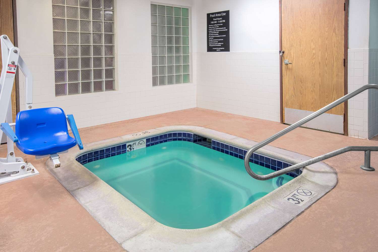 Super 8 by Wyndham Garland North Dallas Area 18/29