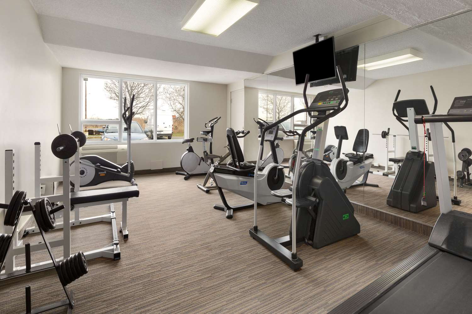Days Inn by Wyndham Montreal Airport Conference Centre 4/12