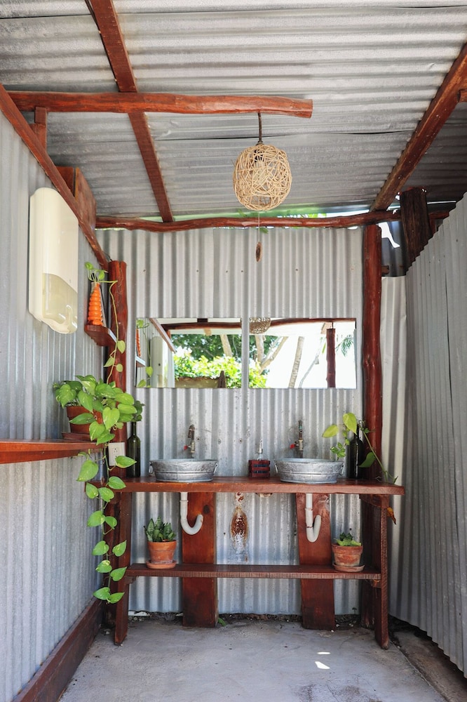 El Buho Eco-Cabanas 12/50