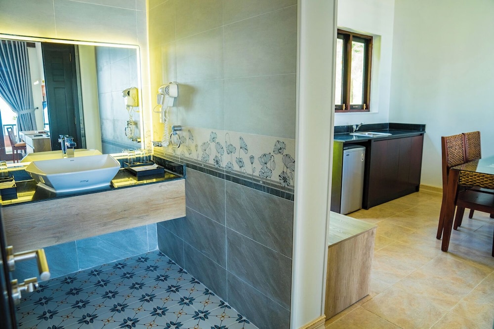 Lotus Muine Beach Resort Spa 50/50