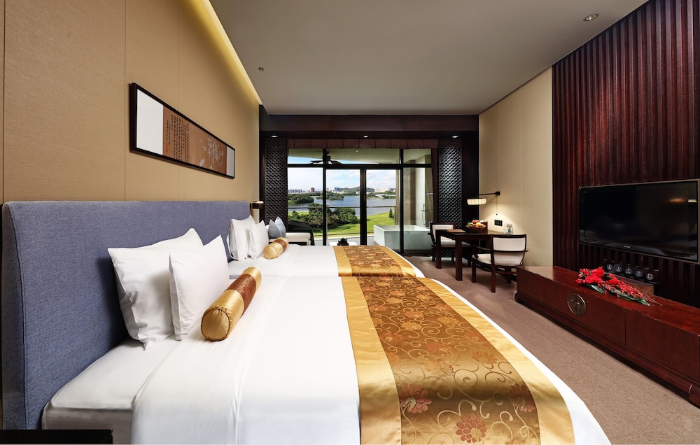 Shenzhen Castle Hotel 25/70