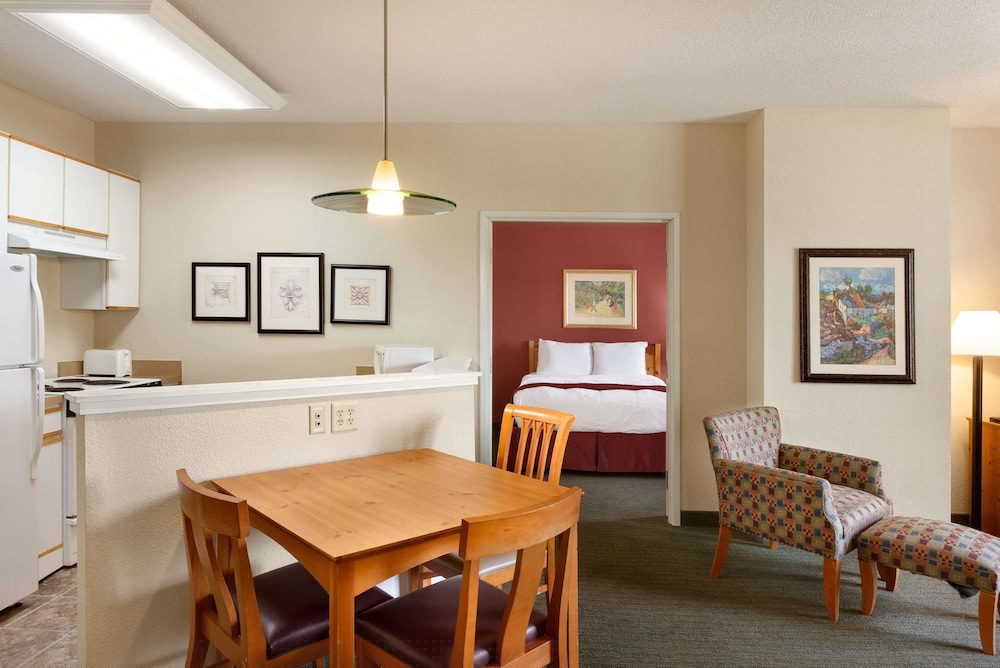 Baymont by Wyndham Wichita East 23/39