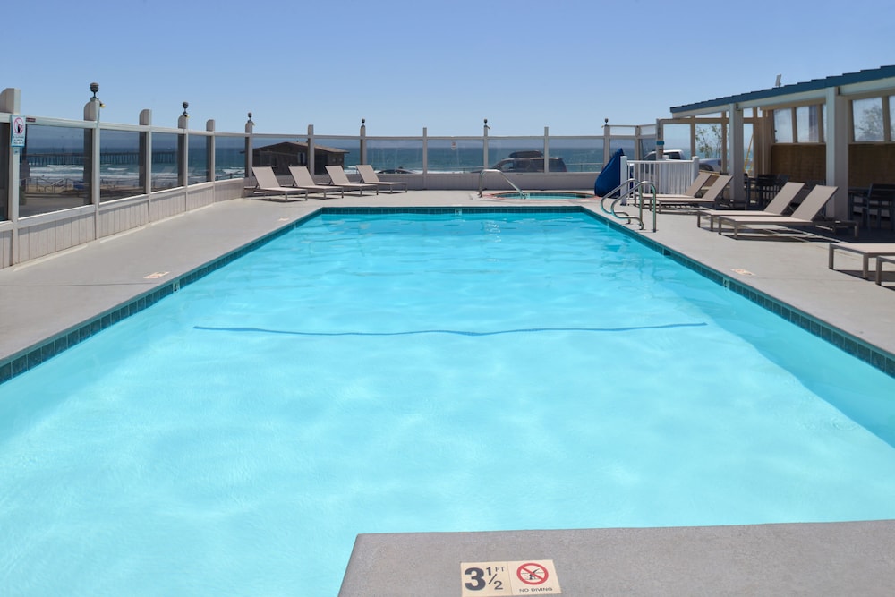 Edgewater Inn And Suites 9/76