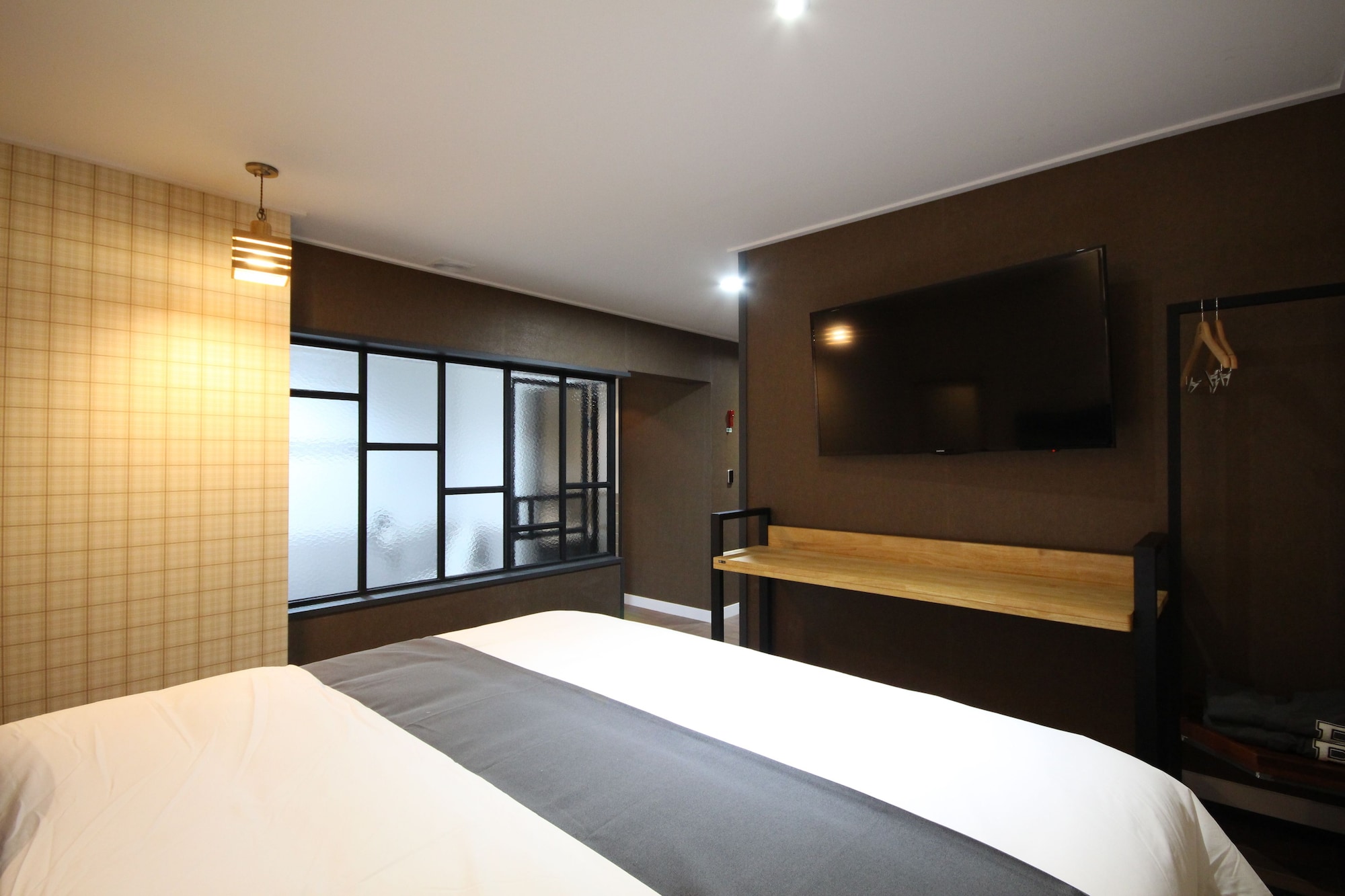 DELUXE, DOUBLE BED