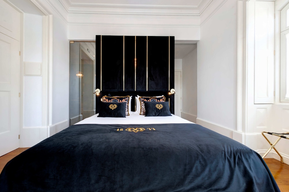 1877 Estrela Palace 9/44