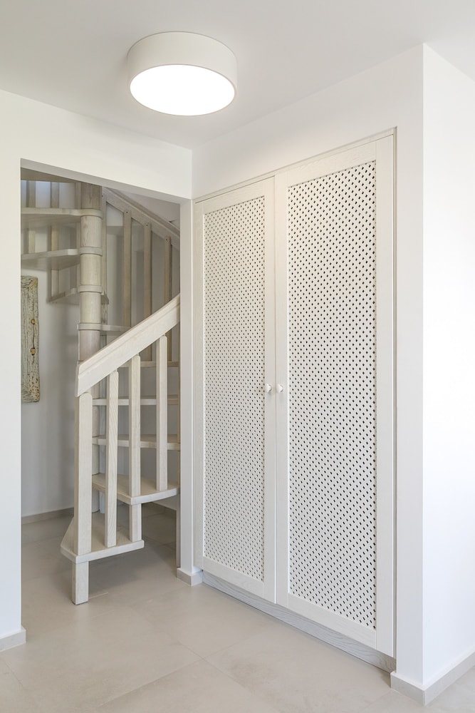 White Pearls Luxury Suites - Adults Only 3/69