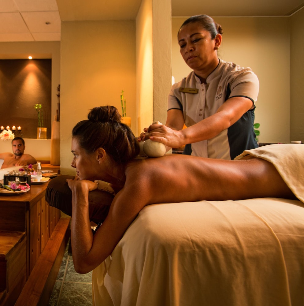 The Royal Sands All Inclusive Resort & Spa 40/75