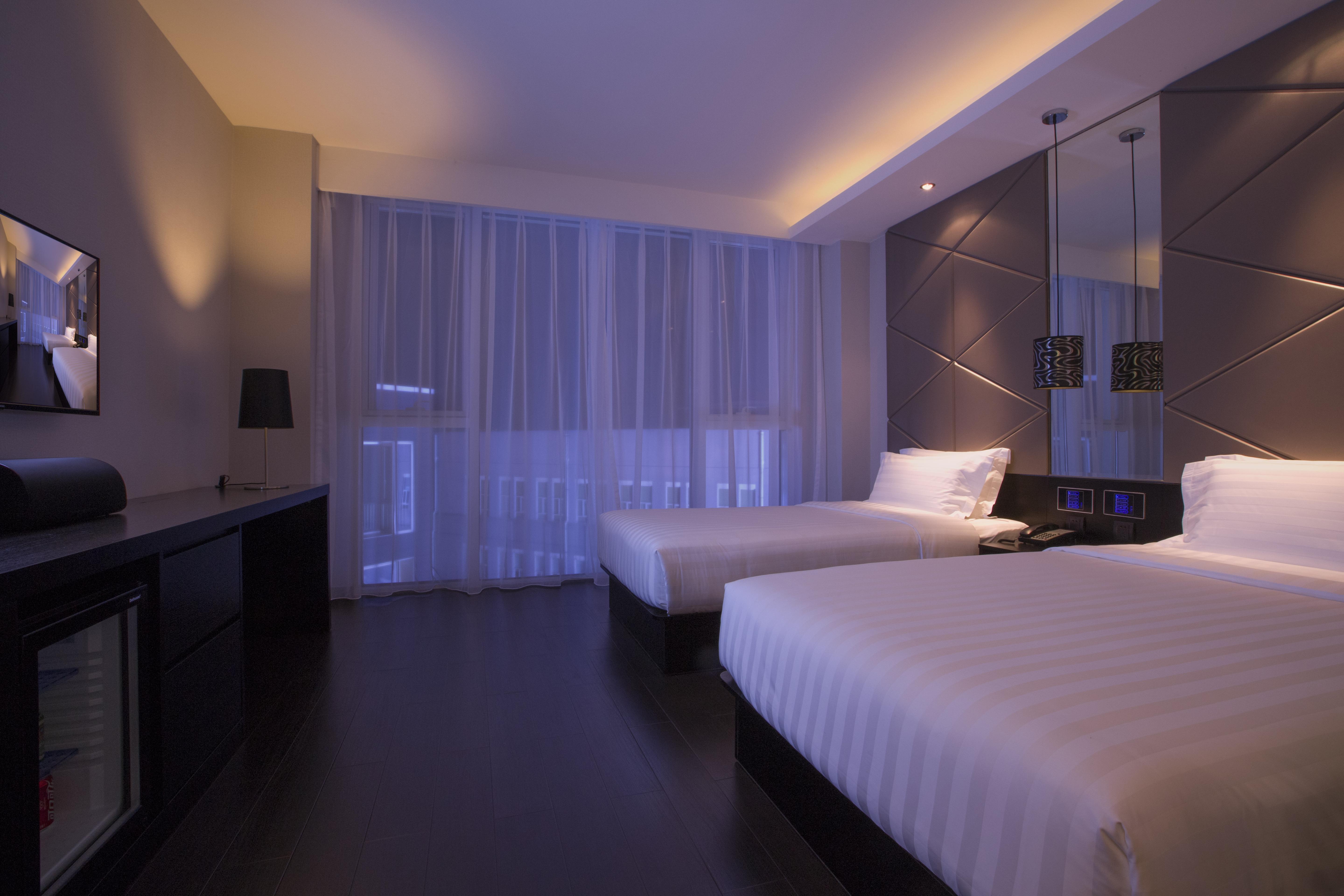 Orange Hotel Select 9/38