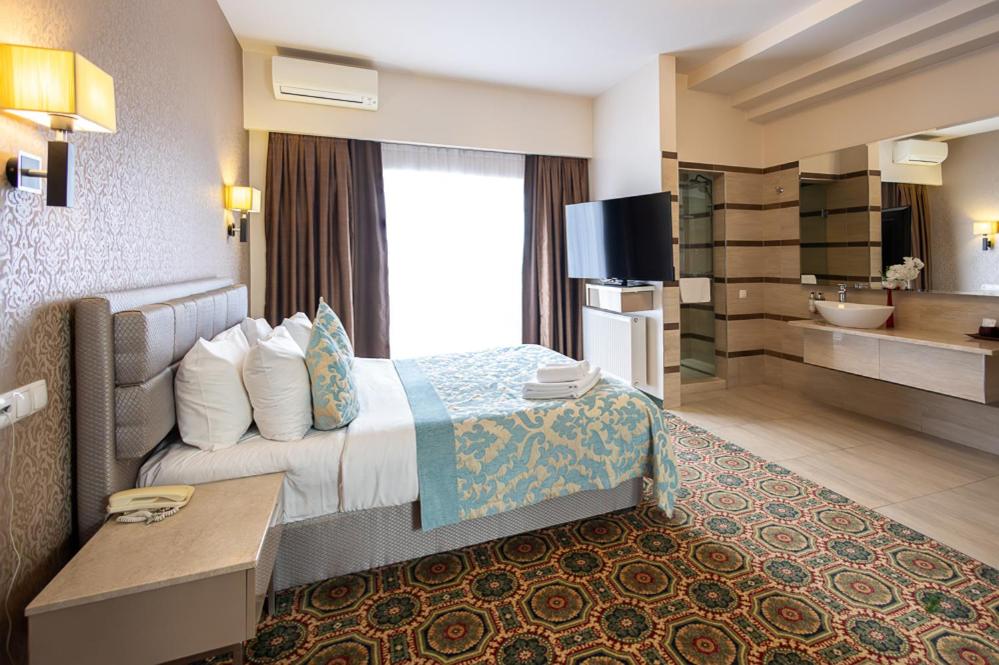 HOTEL ROMANITA 38/56