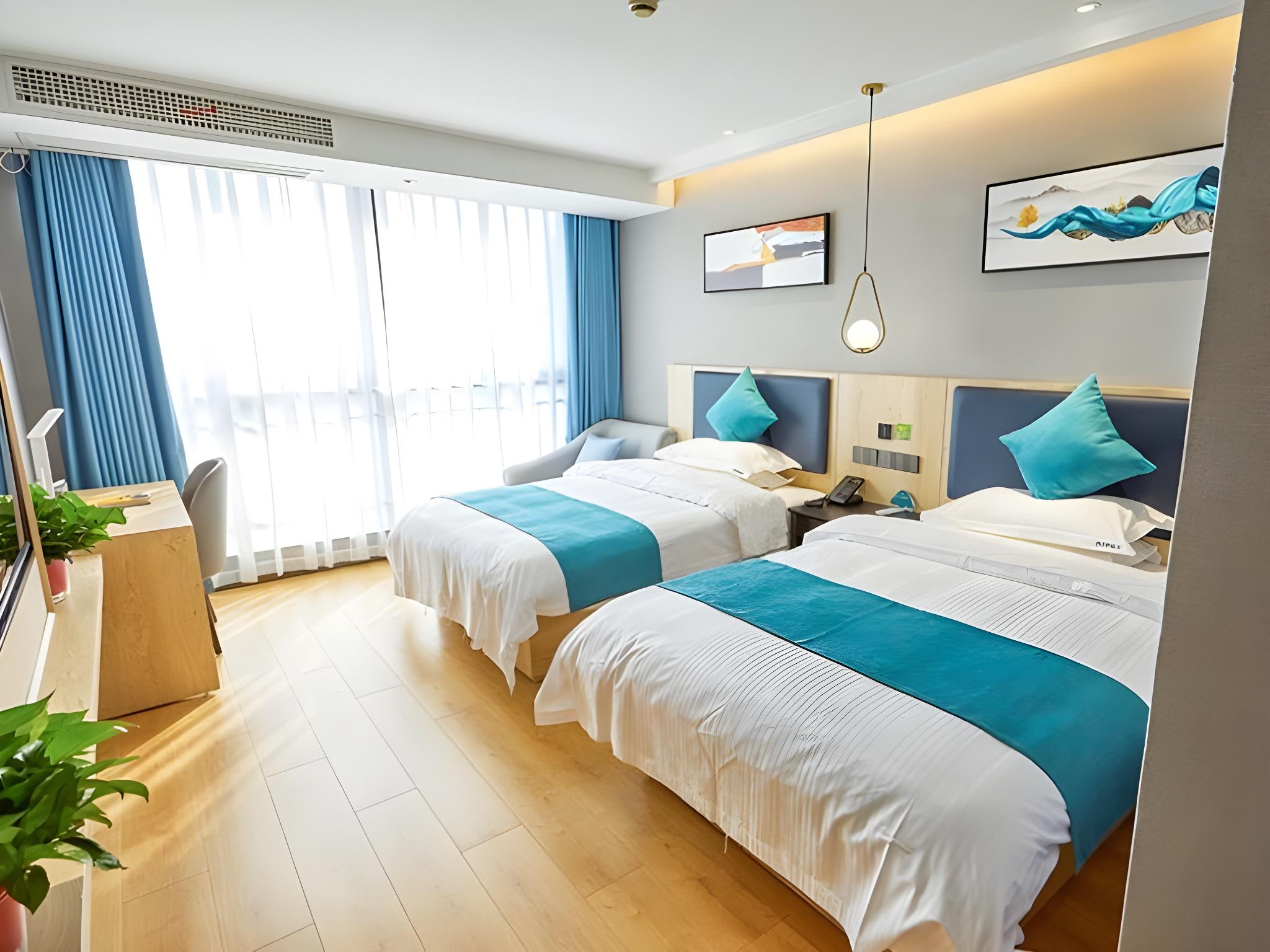 ROOM, TWIN BEDS