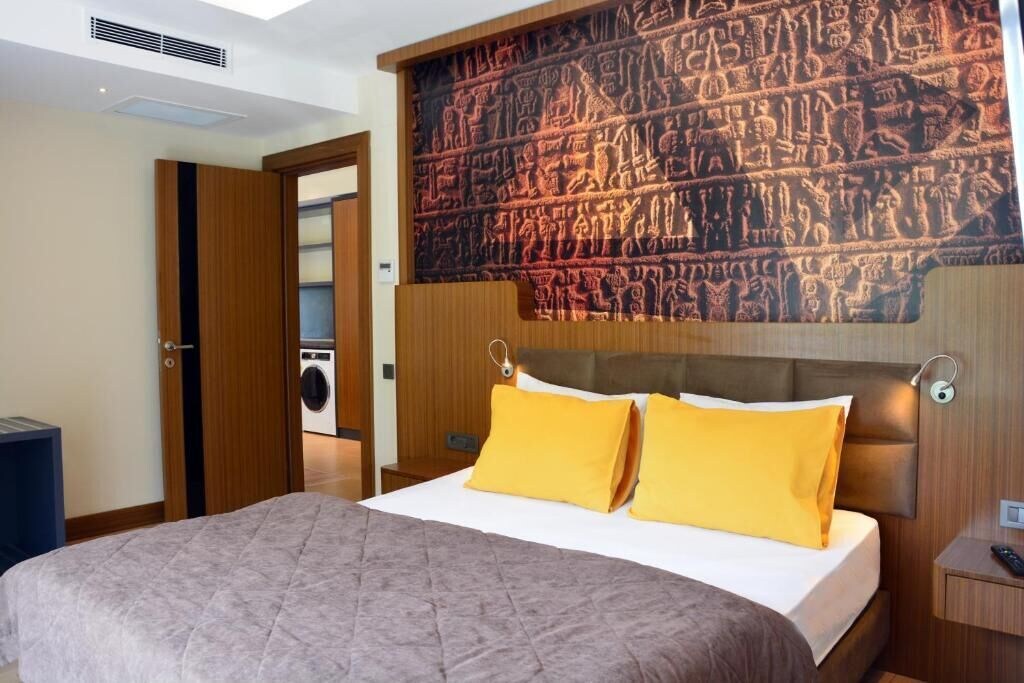 2 Bedrooms, Deluxe, Suite, 2 Queen Beds, 2 Sofa, Sofa, Garden Area