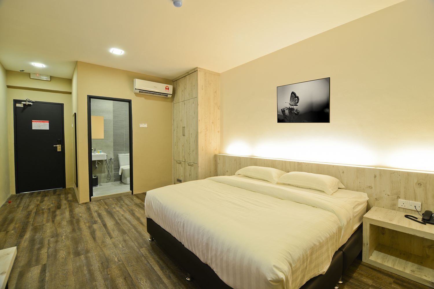 STANDARD, KING BED